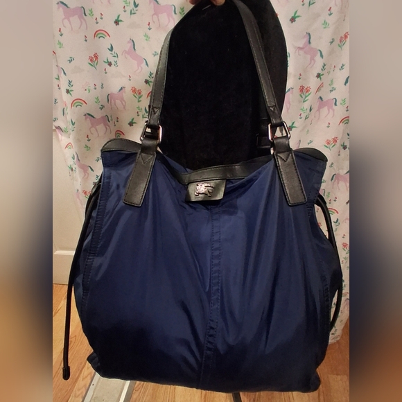 EUC Burberry Buckleigh Tan Nova Plaid & Navy Nylon Reversible Tote Purse Bag - Picture 3 of 15